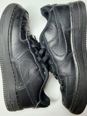 Nike Air Force 1 Low Black – Boys’ 4Y – Leather